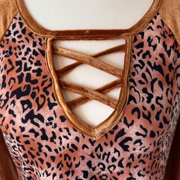 Velour Leopard Print Tunic - Picture 2 of 7